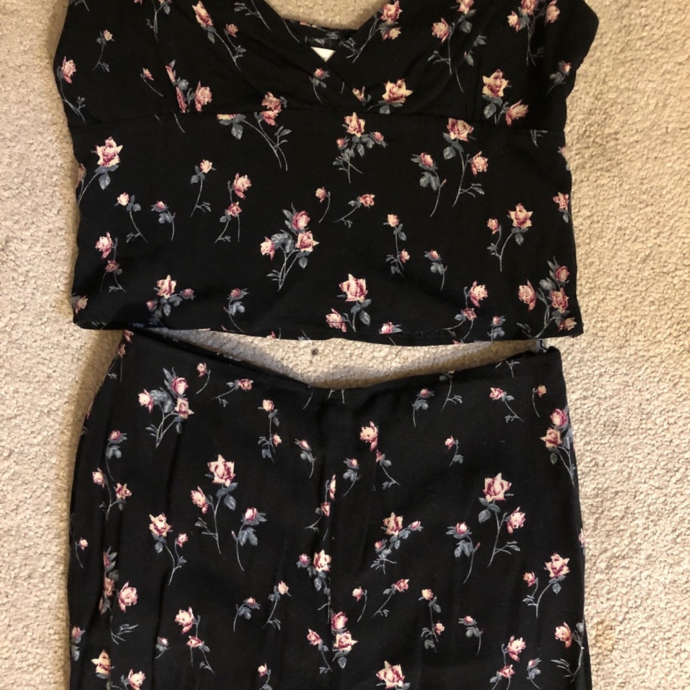 2 Piece Flower Set - Picture 3 of 5